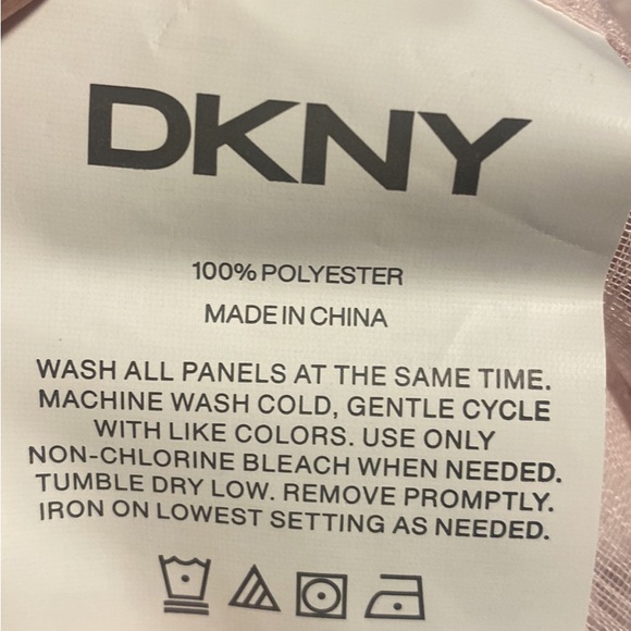 Dkny Curtains 84 inch 2 panels - Picture 3 of 3